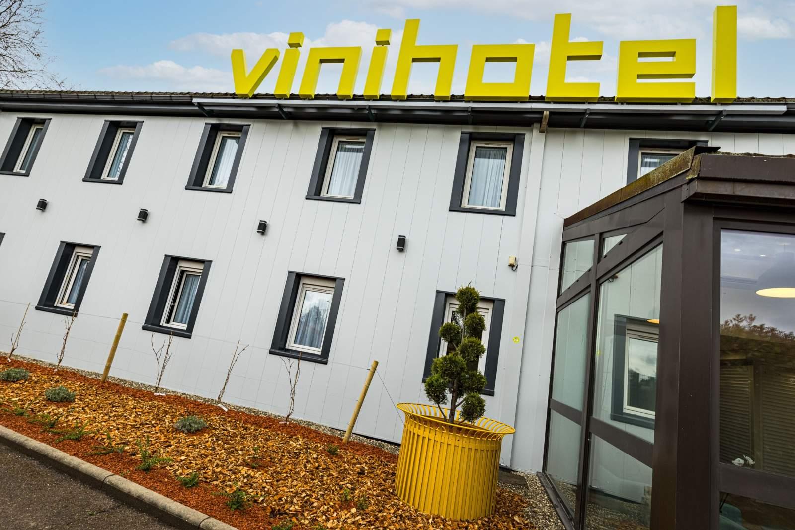 Vinihotel Бон Екстериор снимка